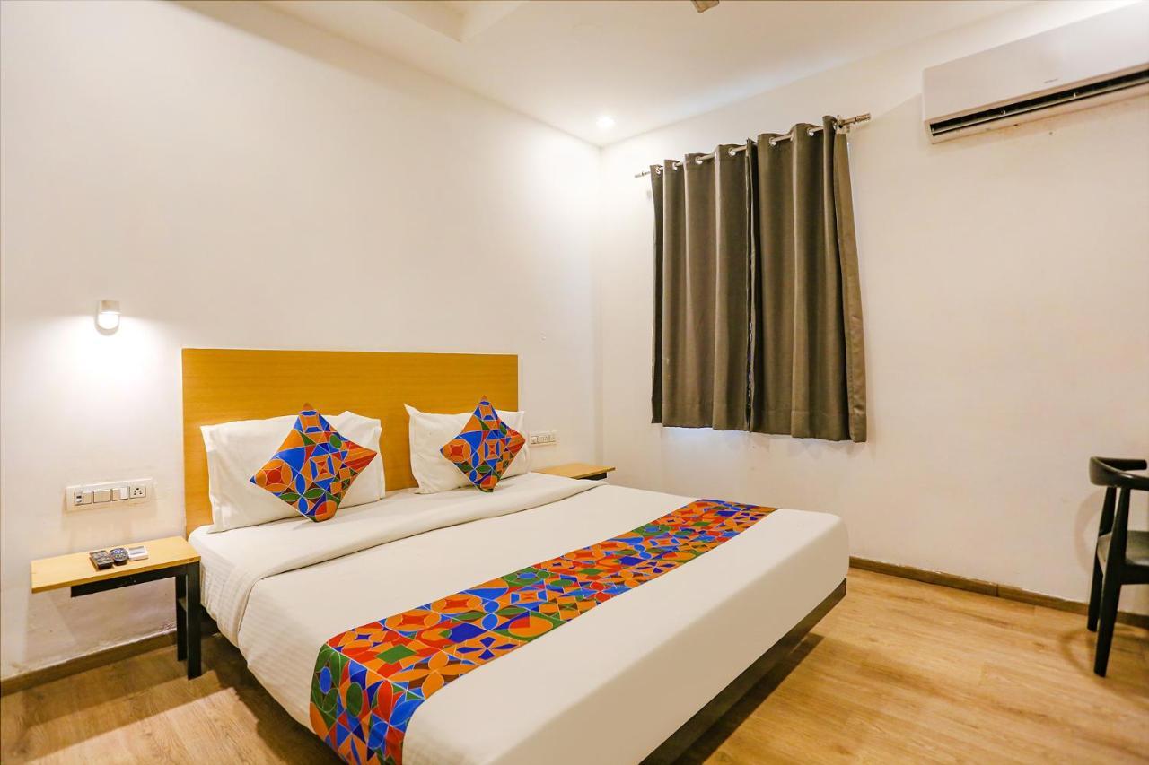 होटल Fabhotel Roseman 3*