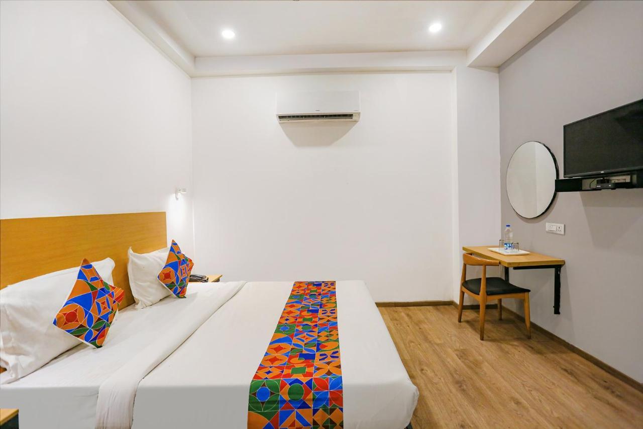 होटल Fabhotel Roseman 3*