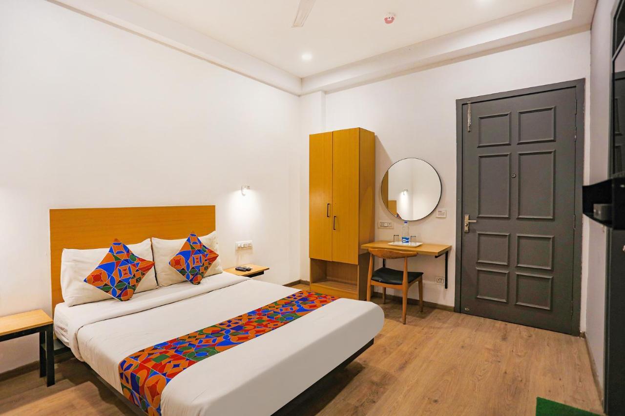होटल Fabhotel Roseman 3*